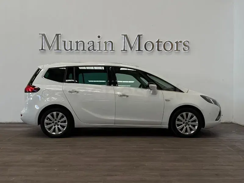 Usado Opel Zafira Tourer Excellence 165 CV (121 kW) 2012 Blanco Monovolumen