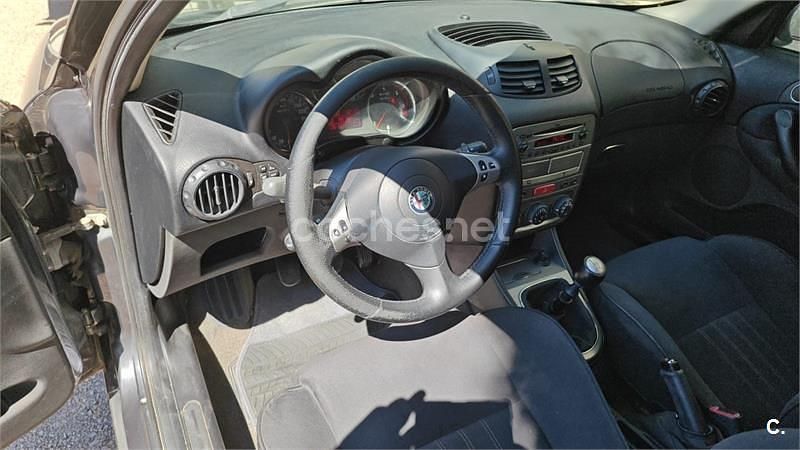 Gris / plata Usado 2007 Alfa Romeo 147 Distinctive Utilitario | 3500 € (Precio justo) - Imagen 1/2