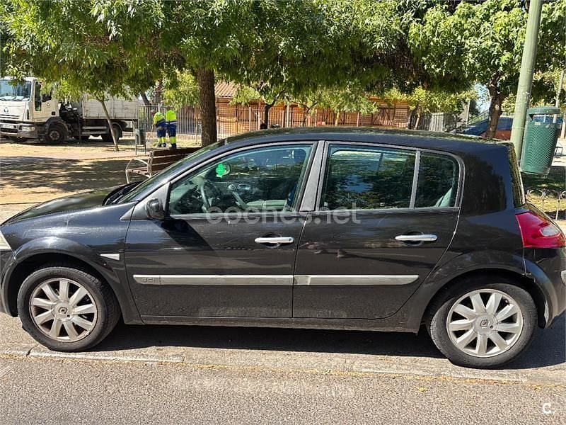 Negro Usado 2006 Renault Mégane II Dynamique Berlina | 3600 € (Caro) - Imagen 1/3