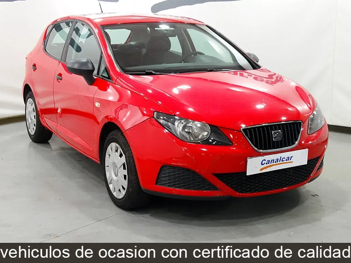 Usado Seat Ibiza Reference 85 CV (62 kW) 2009 Rojo