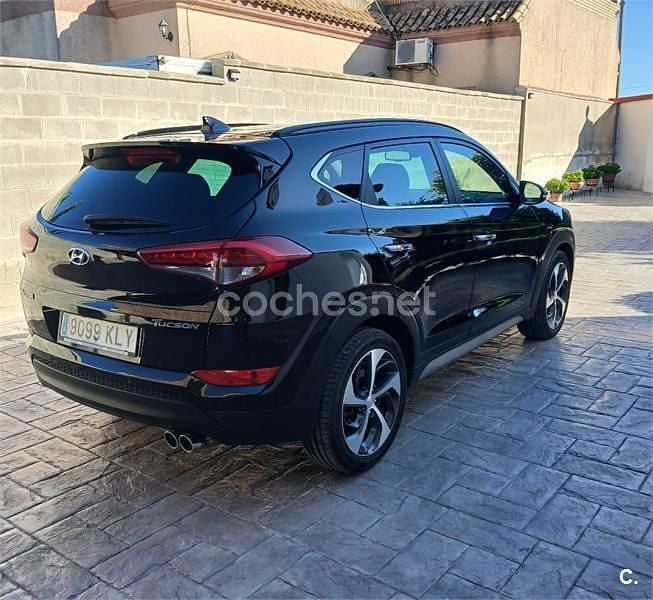 Usado Hyundai Tucson Style 141 CV (103 kW) 2018 Negro SUV