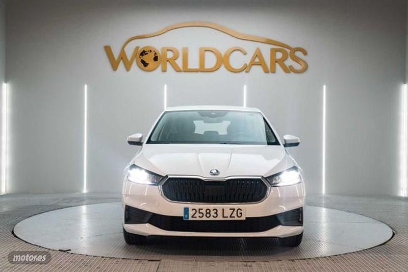 Usado Skoda Fabia 95 CV (69 kW) 2022 Blanco Berlina