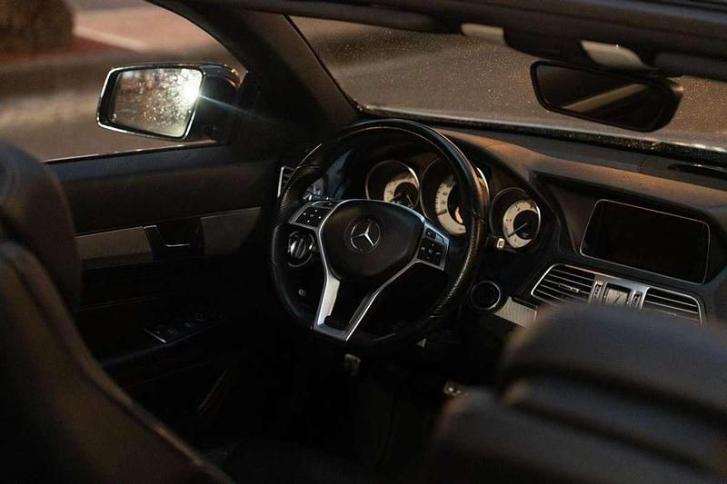 Käytetty Mercedes E220 170 HP (125 kW) 2017 Harmaa Avoauto