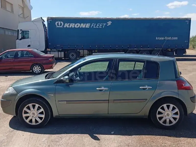 Usado Renault Mégane II Dynamique 110 CV (80 kW) 2006 Verde Berlina