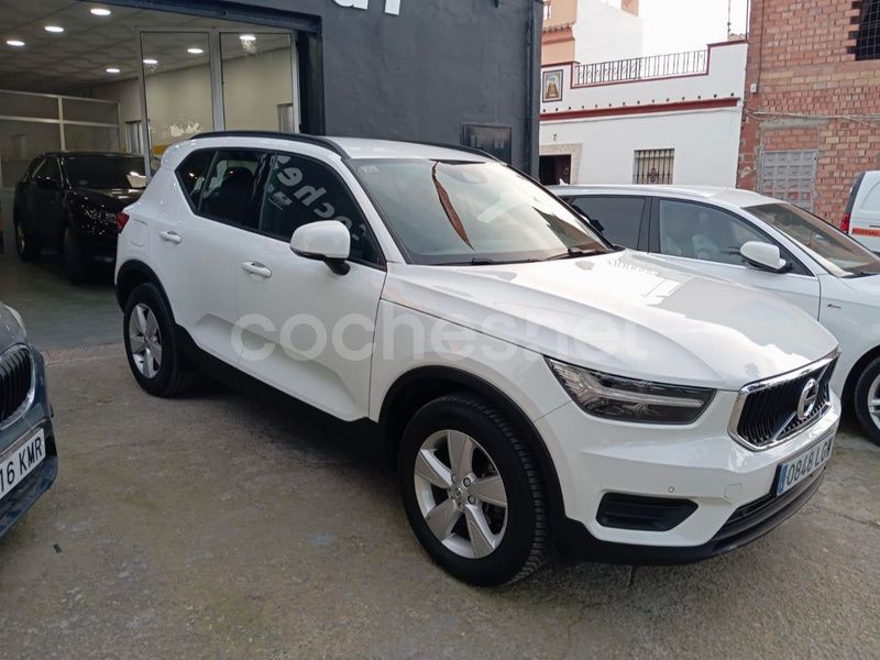 Blanco Usado 2020 Volvo XC40 Momentum SUV | 21.400 € (Un poco caro) - Imagen 1/4