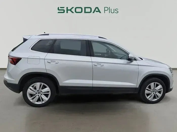 Usado Skoda Karoq Selection 150 CV (110 kW) 2025 Gris / plata SUV