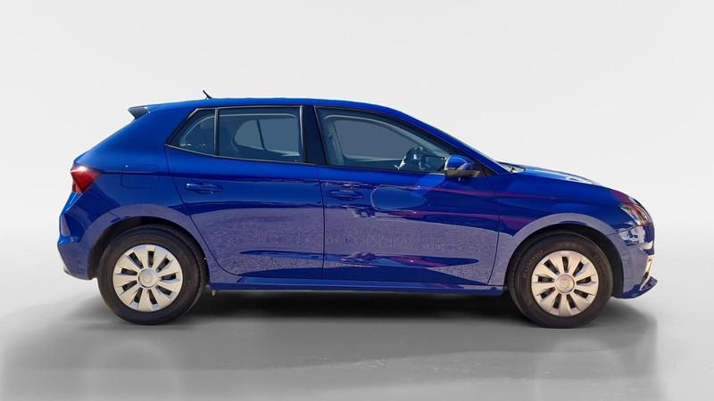 Usado Skoda Fabia 80 CV (58 kW) 2024 Azul Berlina