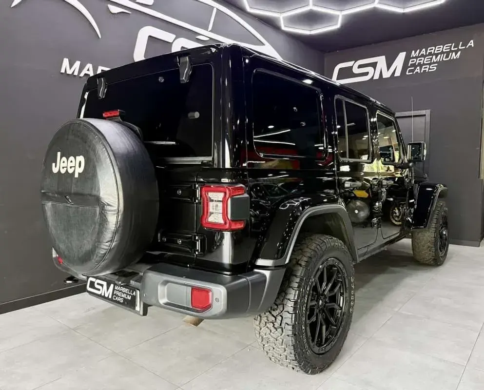 Usado Jeep Wrangler Unlimited Sahara 268 CV (197 kW) 2019 Negro SUV