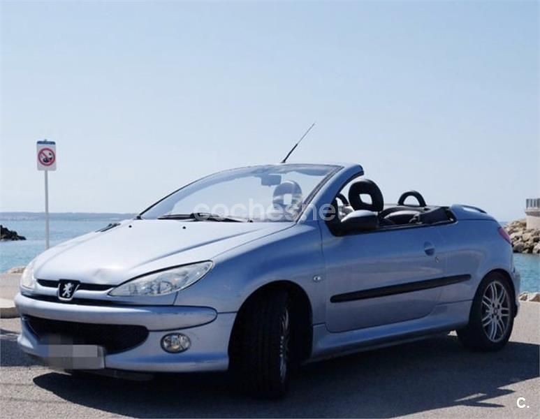 Usado Peugeot 206 138 CV (101 kW) 2001 Azul Descapotable
