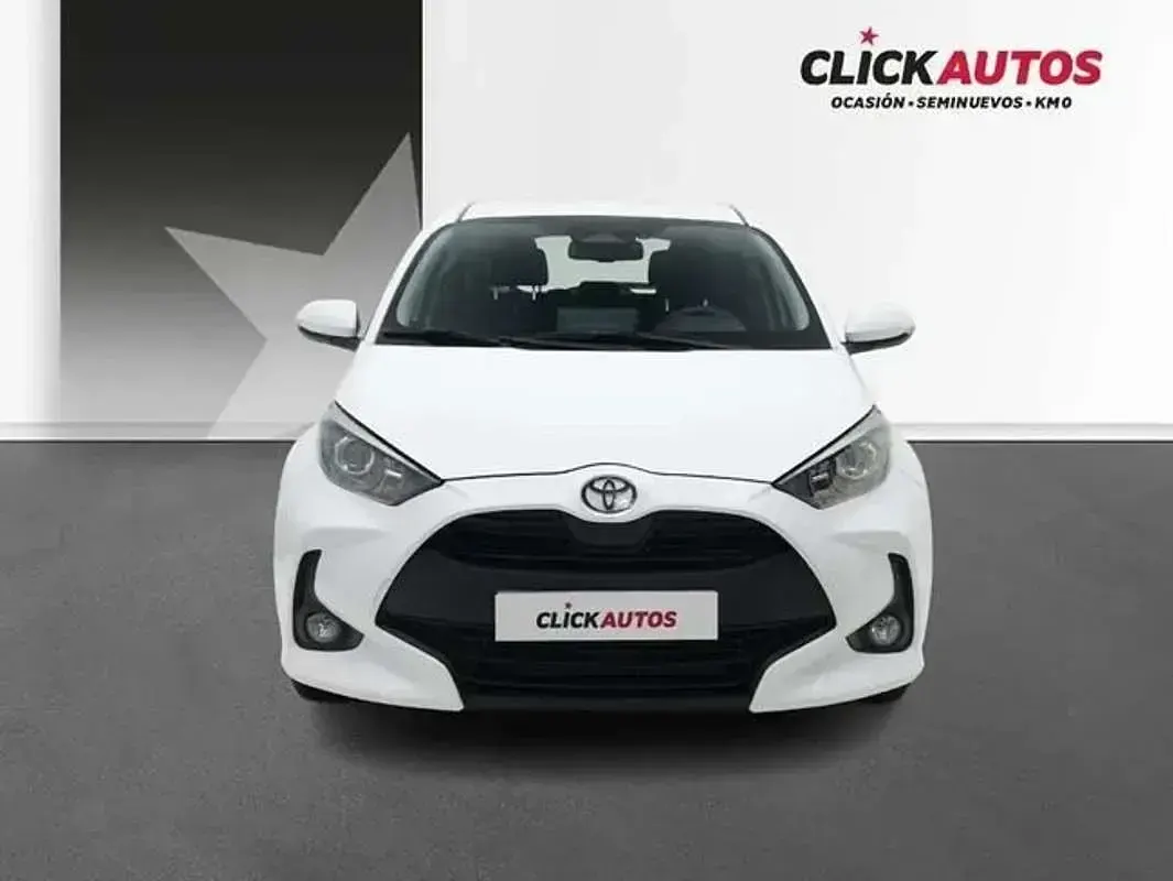 Usado Toyota Yaris Business Edition 116 CV (85 kW) 2025 Blanco Utilitario