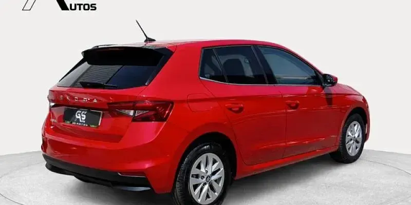 Usado Skoda Fabia Selection 116 CV (85 kW) 2025 Rojo Utilitario