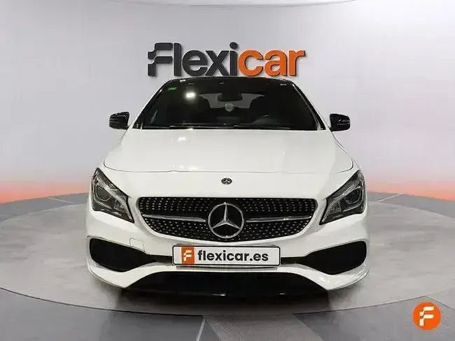 Usado Mercedes CLA180 122 CV (89 kW) 2018 Blanco Berlina