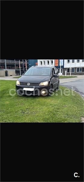 Usado VW Touran Advance 140 CV (102 kW) 2012 Negro Monovolumen
