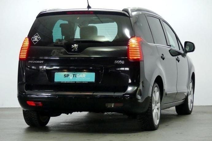 Usado Peugeot 5008 112 CV (82 kW) 2010 Monovolumen