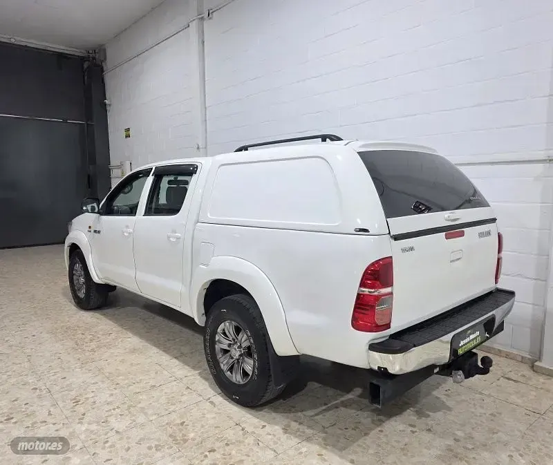 Usado Toyota HiLux 145 CV (106 kW) 2015 Blanco Pickup/Camioneta