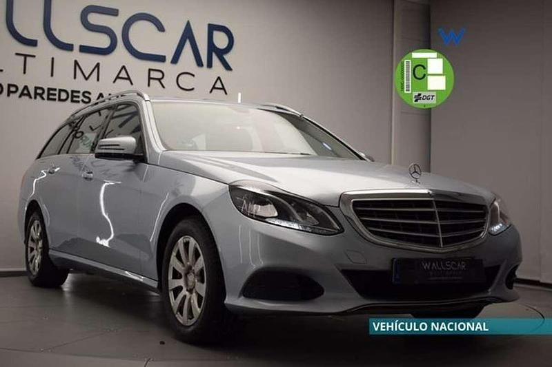 Usado Mercedes E220 Elegance 170 CV (125 kW) 2015 Azul Familiar