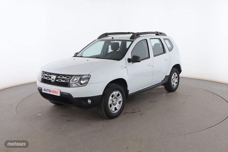 Blanco Usado 2014 Dacia Duster Lauréate SUV | 9999 € (Precio justo) - Imagen 1/3