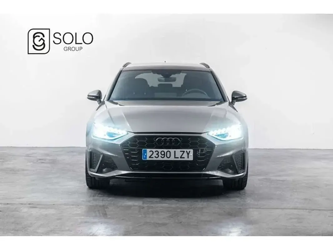 Usado Audi A4 Ambiente 163 CV (119 kW) 2022 Gris / plata Familiar