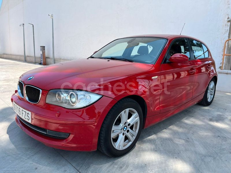 Rojo Usado 2008 BMW 118 Utilitario | 4999 € (Buen precio) - Imagen 1/4