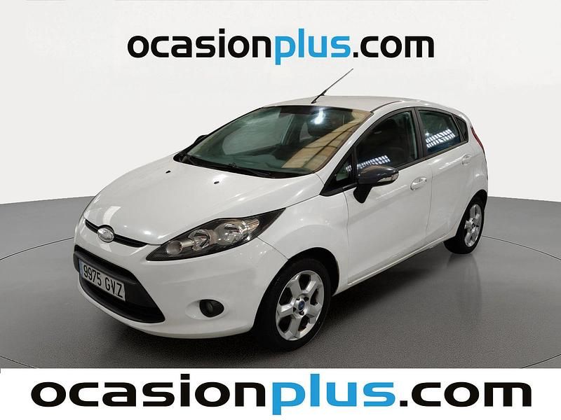 Blanco Usado 2010 Ford Fiesta Trend Utilitario | 4000 € (Buen precio) - Imagen 1/4