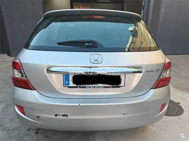 Usado Honda Civic ES 110 CV (80 kW) 2005 Gris / plata Berlina