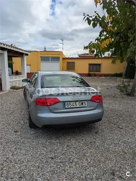 Usado Audi A4 120 CV (88 kW) 2010 Gris / plata Berlina