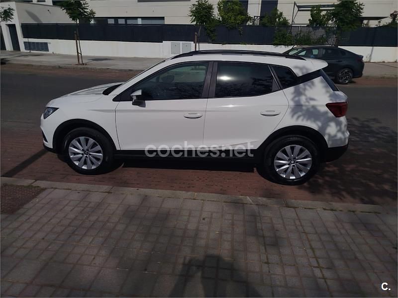 Usado Seat Arona Ecomotive 95 CV (69 kW) 2019 Blanco SUV