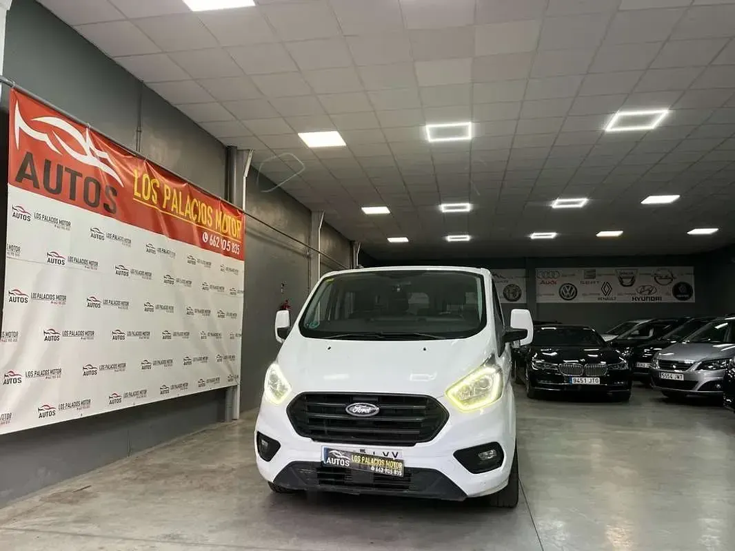 Usado Ford Tourneo Custom Sport 150 CV (110 kW) 2022 Blanco Van