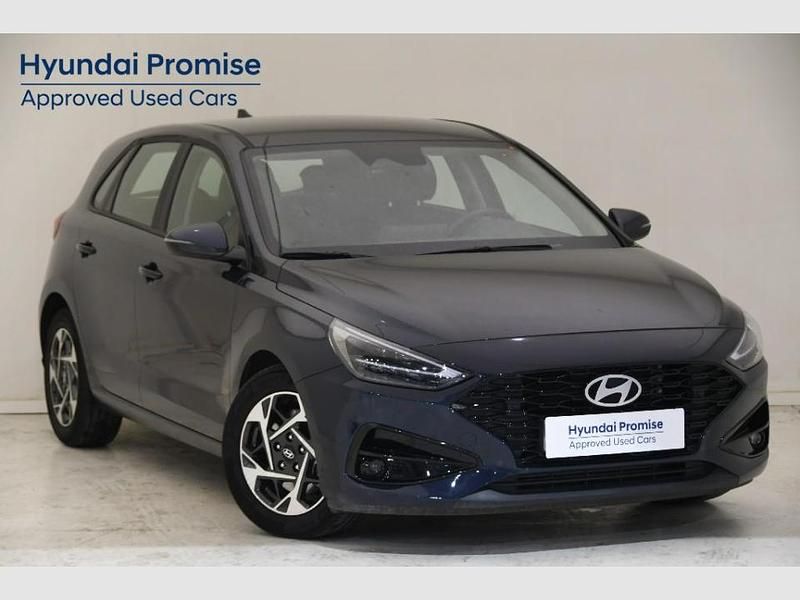 Usado Hyundai i30 100 CV (73 kW) 2024 Sailing blue Berlina