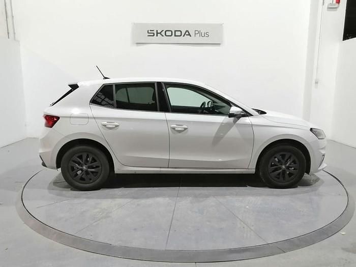 Usado Skoda Fabia Selection 115 CV (84 kW) 2025 Blanco Utilitario
