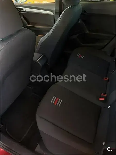 Usado Seat Arona FR 110 CV (80 kW) 2020 Granate SUV