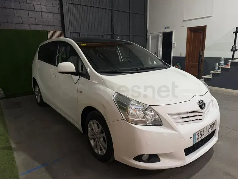 Usado Toyota Verso Active 126 CV (92 kW) 2011 Blanco Monovolumen