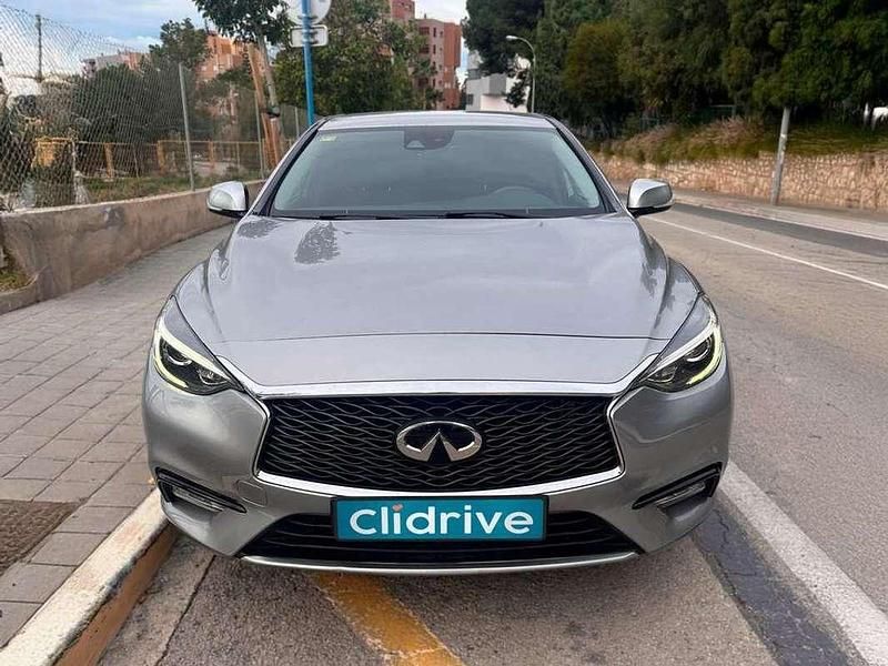 Usado Infiniti Q30 Premium 109 CV (80 kW) 2016 Gris Utilitario