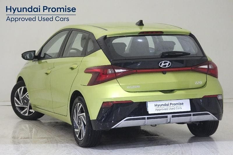 Usado Hyundai i20 100 CV (73 kW) 2024 Amarillo Utilitario