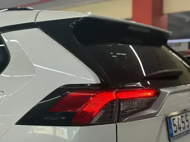 Usado Toyota RAV4 Advance 218 CV (160 kW) 2019 Blanco SUV