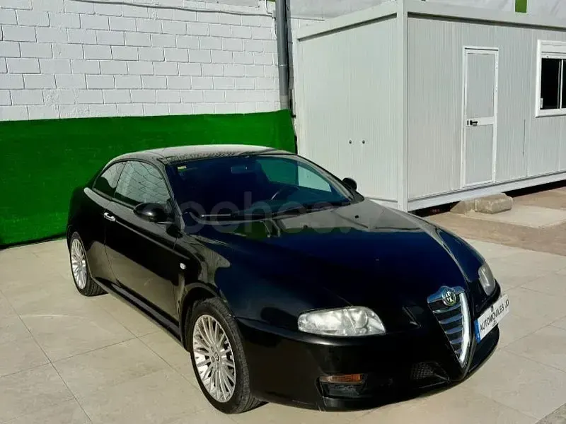 Usado Alfa Romeo GT 165 CV (121 kW) 2007 Negro Coupe