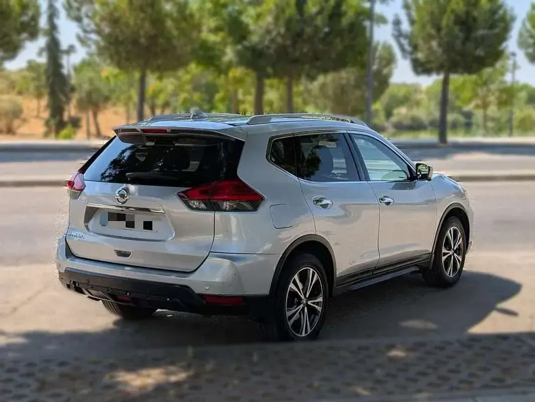 Usado Nissan X-Trail N-Connecta 131 CV (96 kW) 2018 Gris SUV