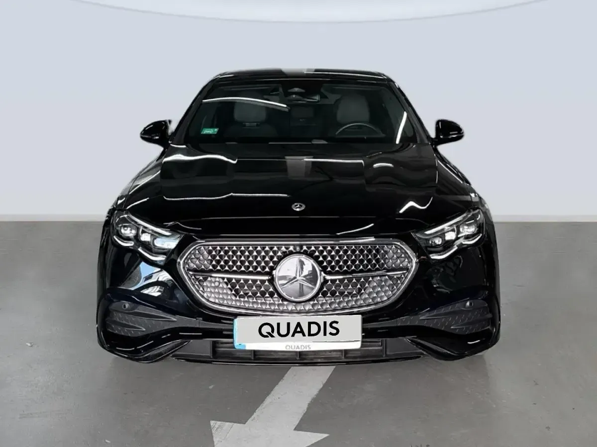 Usado Mercedes E300 313 CV (230 kW) 2025 Negro Berlina