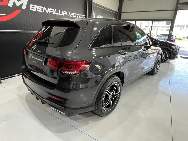 Usado Mercedes GLC200 163 CV (119 kW) 2021 Gris / plata SUV