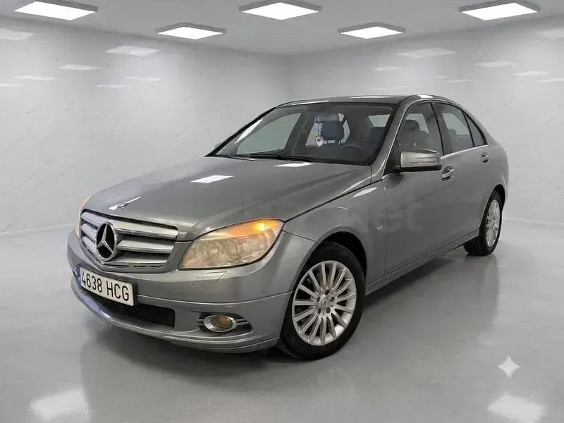 Usado Mercedes C220 Avantgarde 170 CV (125 kW) 2008 Gris / plata Familiar