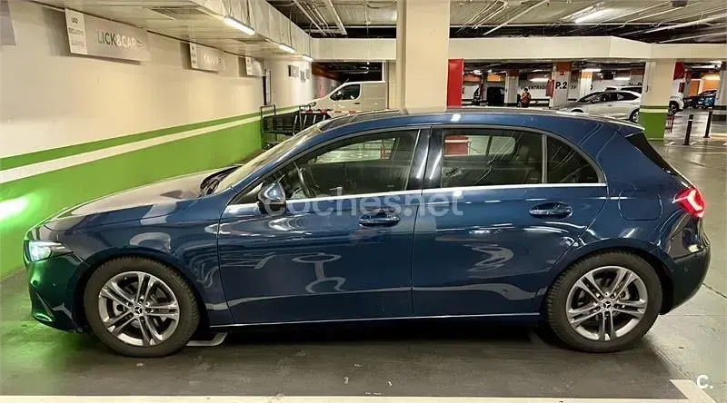 Usado Mercedes A200 150 CV (110 kW) 2020 Azul Berlina