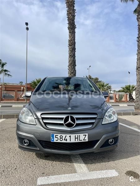 Usado Mercedes B180 Sport Edition 109 CV (80 kW) 2009 Gris / plata Monovolumen