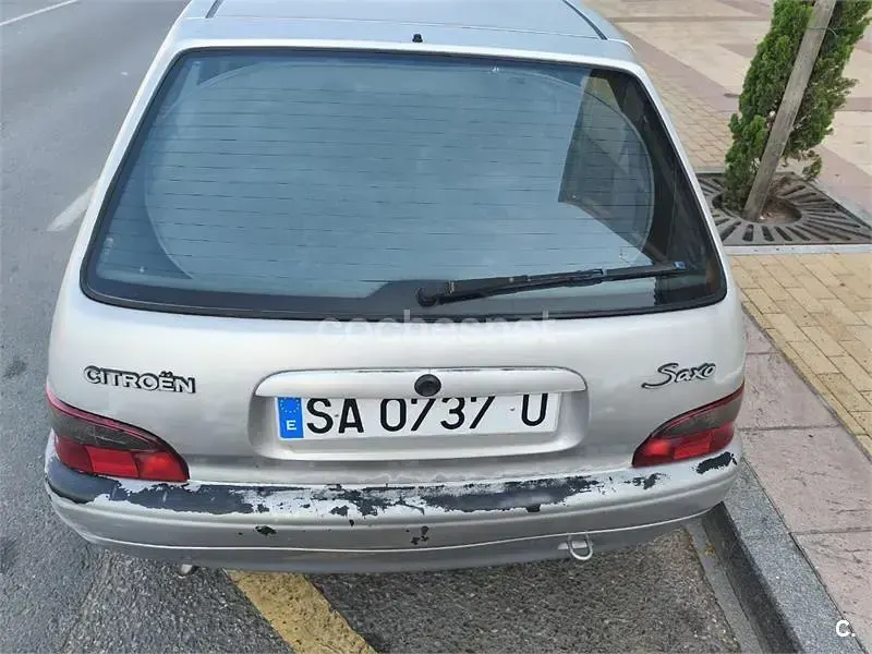Usado Citroën Saxo 58 CV (42 kW) 1999 Gris / plata Utilitario