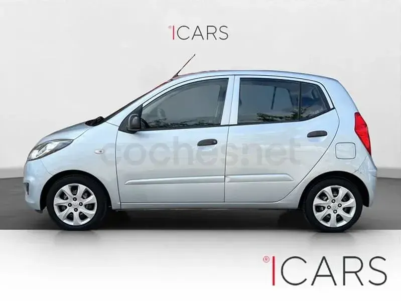 Usado Hyundai i10 Comfort 69 CV (50 kW) 2013 Gris / plata Utilitario