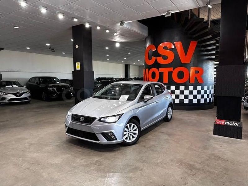 Usado Seat Ibiza Style Plus 95 CV (69 kW) 2022 Gris / plata Berlina