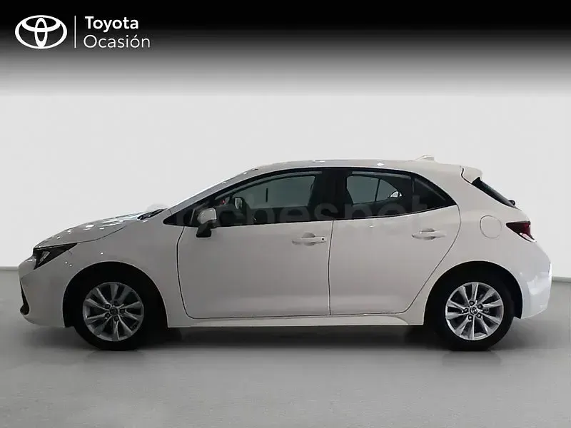 Usado Toyota Corolla Active 140 CV (102 kW) 2025 Blanco Berlina
