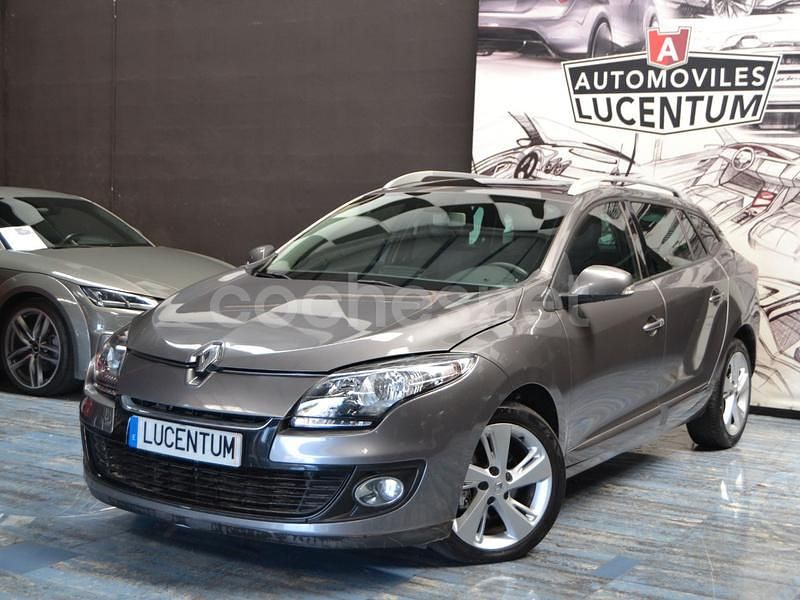 Gris / plata Usado 2012 Renault Mégane GrandTour Business Familiar | 5999 € (Un poco caro) - Imagen 1/4