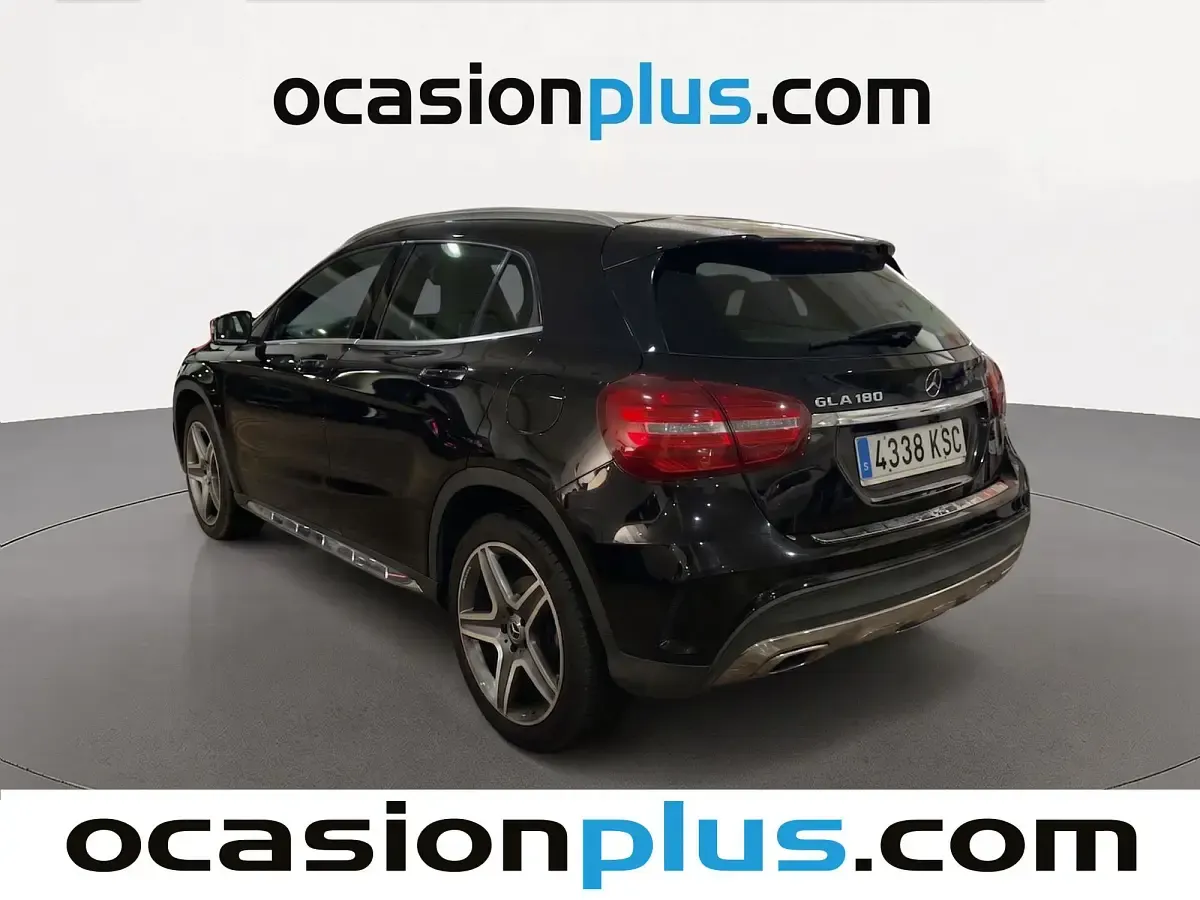 Usado Mercedes GLA180 AMG 122 CV (89 kW) 2018 Negro SUV
