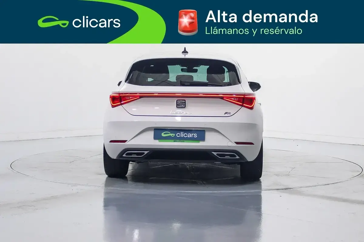 Usado Seat Leon FR 150 CV (110 kW) 2022 Blanco Berlina