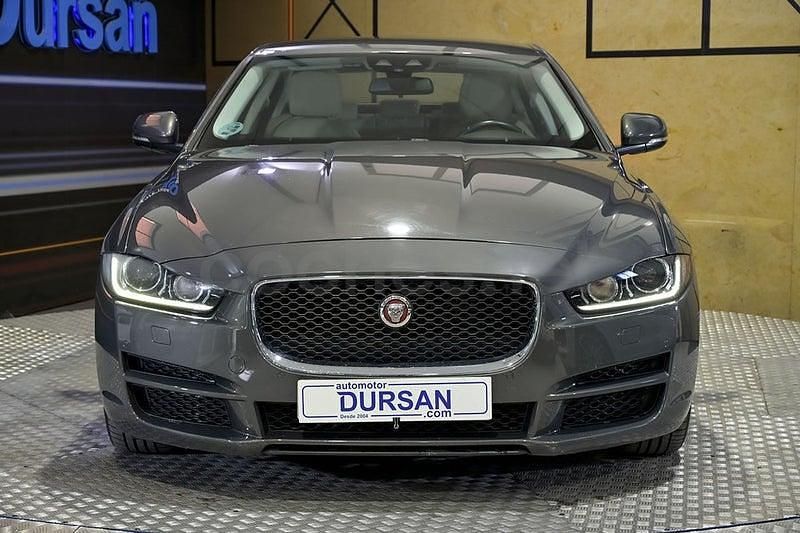 Usado Jaguar XE Pure 182 CV (133 kW) 2016 Gris Berlina